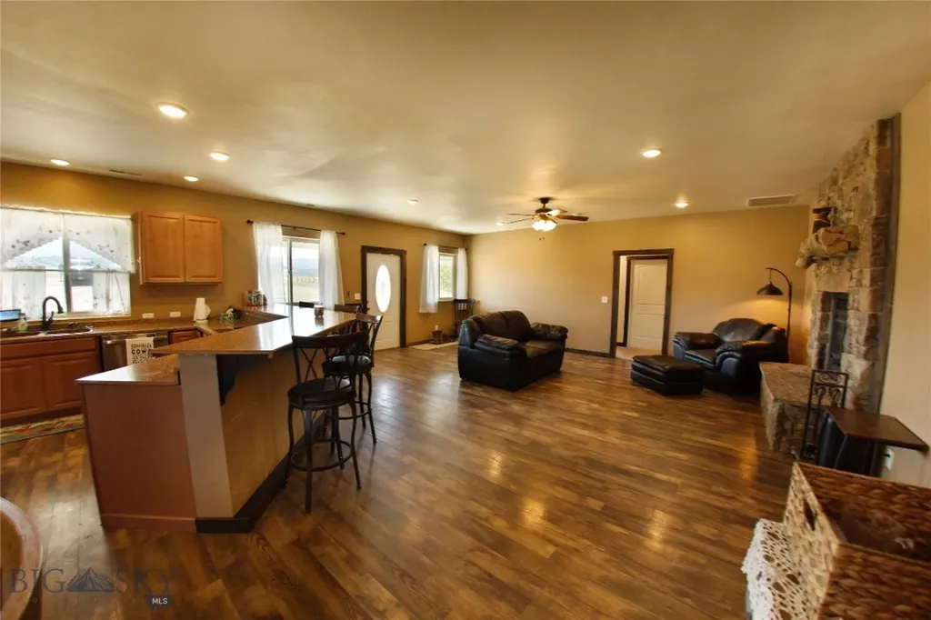 11892 Old Coach Road Three Forks MT 59752