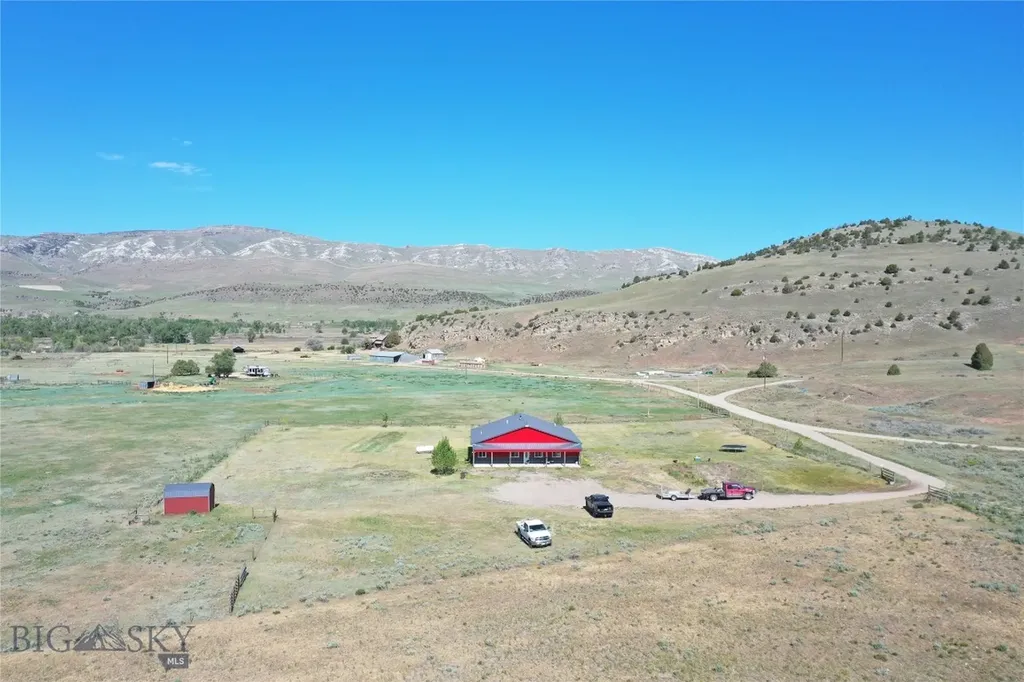 11892 Old Coach Road Three Forks MT 59752