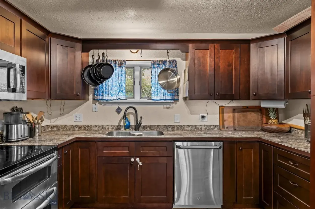 131 S M Street Livingston MT 59047