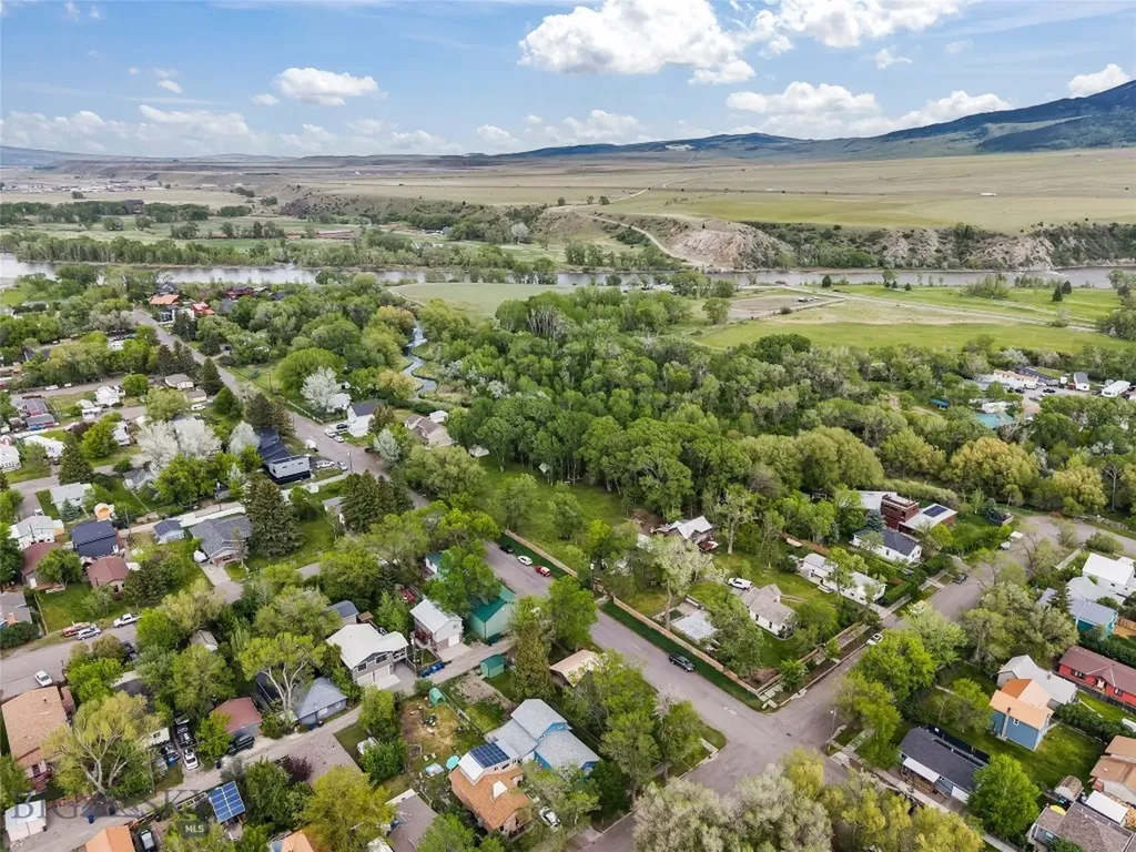 131 S M Street Livingston MT 59047