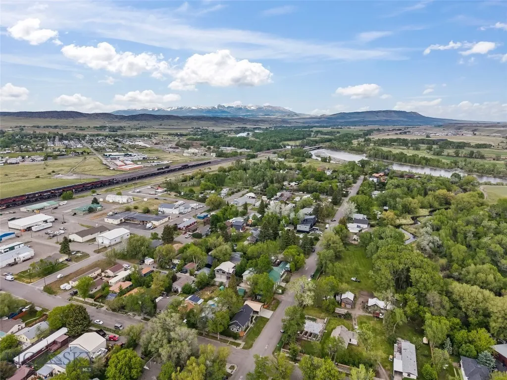 131 S M Street Livingston MT 59047