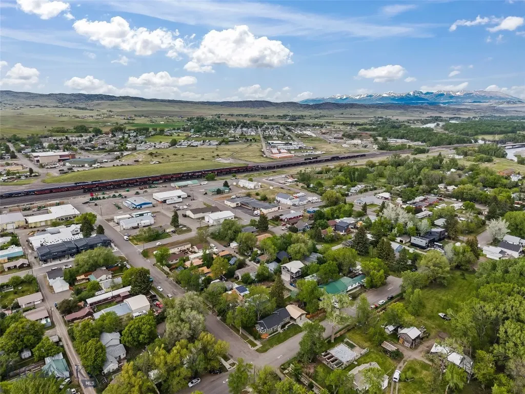 131 S M Street Livingston MT 59047