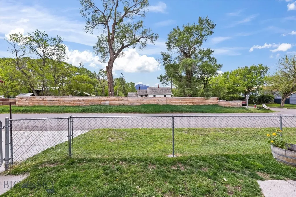 131 S M Street Livingston MT 59047