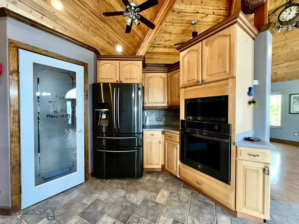 505 Fifth Avenue W Ryegate MT 59074