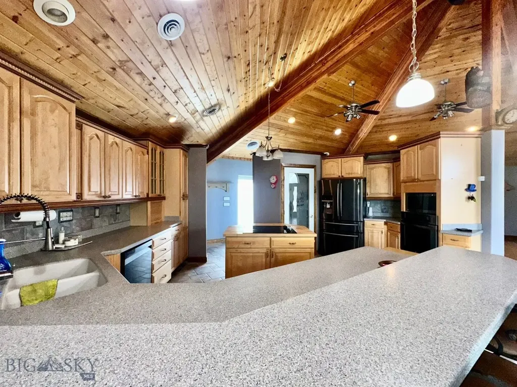 505 Fifth Avenue W Ryegate MT 59074
