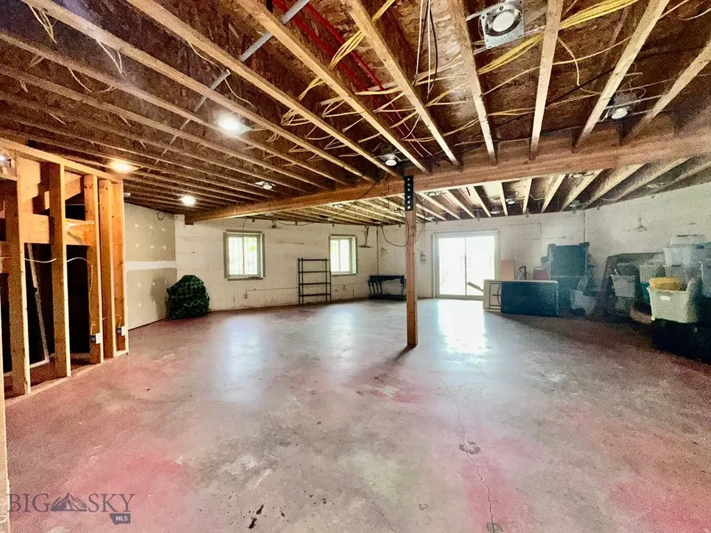 505 Fifth Avenue W Ryegate MT 59074