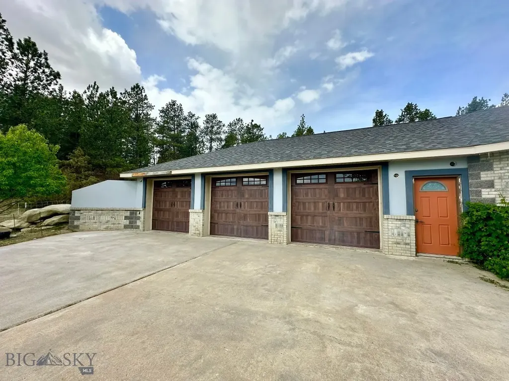 505 Fifth Avenue W Ryegate MT 59074