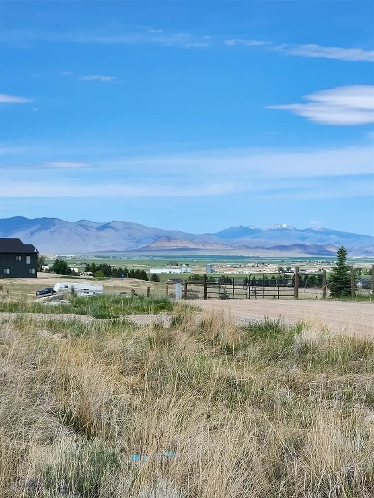 117 Expedition Drive Dillon MT 59725