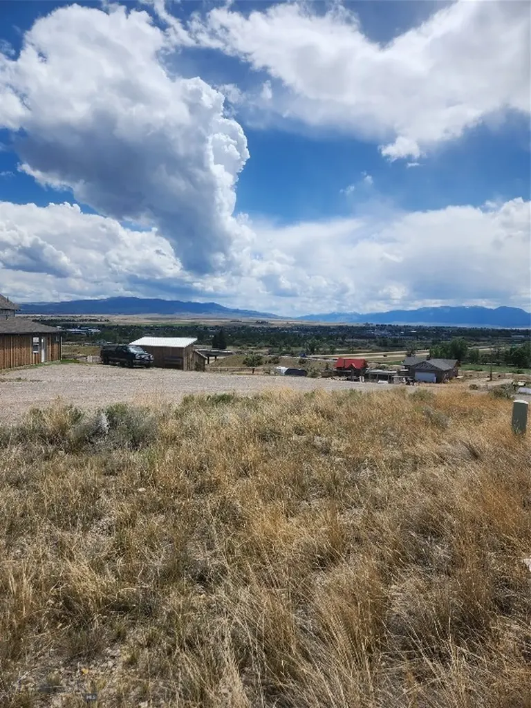 117 Expedition Drive Dillon MT 59725