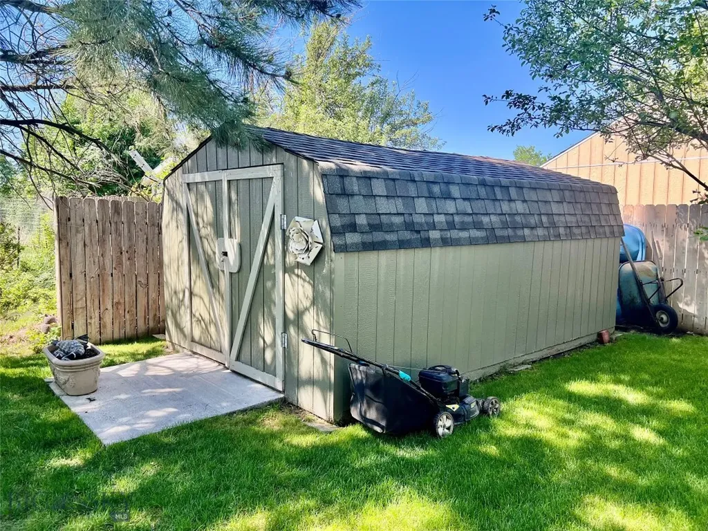 808 Golden West Drive Belgrade MT 59714