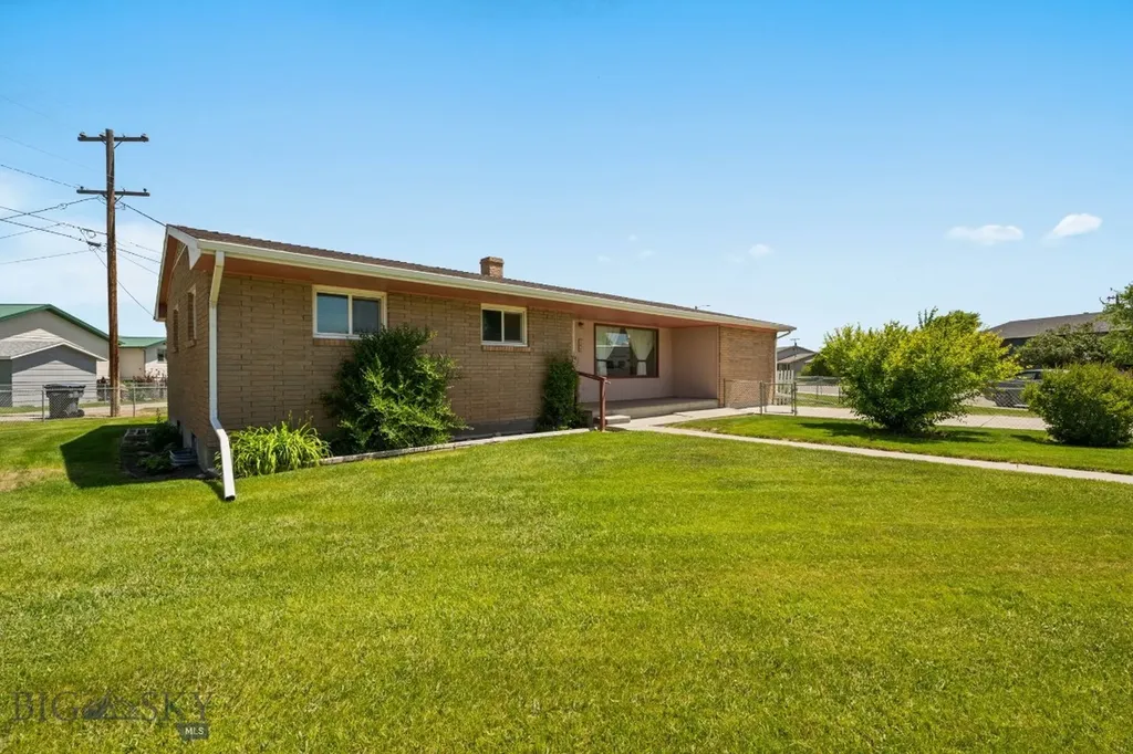 102 Legget Avenue Dillon MT 59725