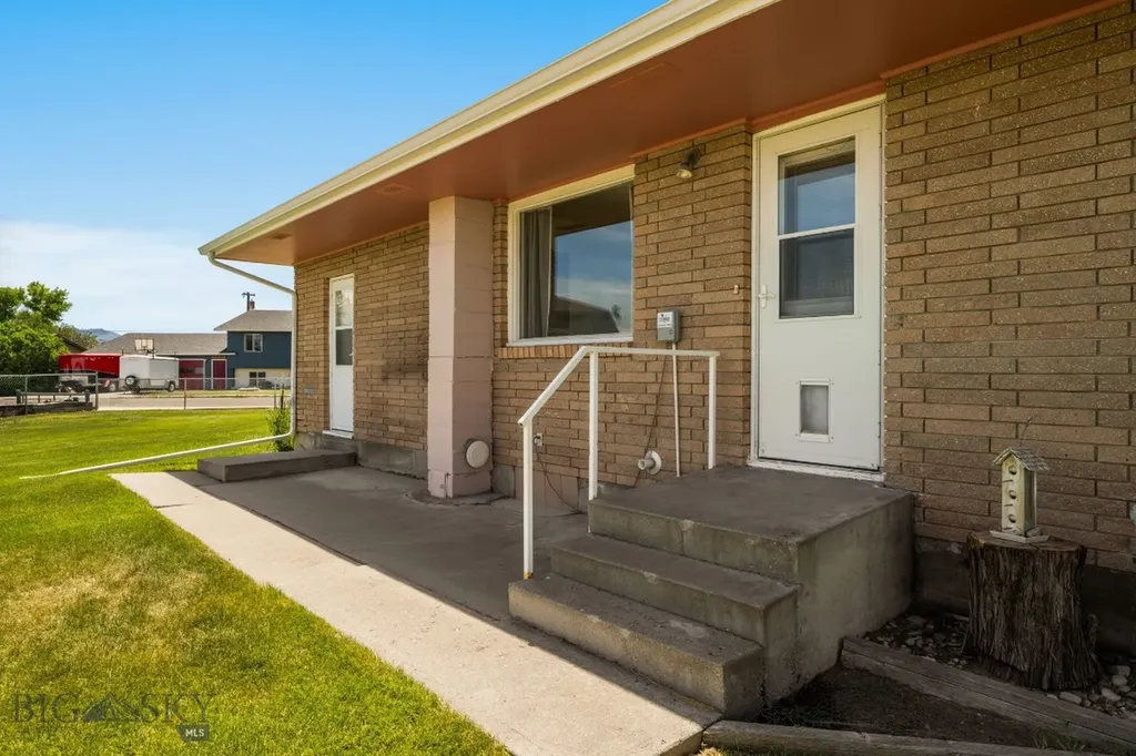 102 Legget Avenue Dillon MT 59725