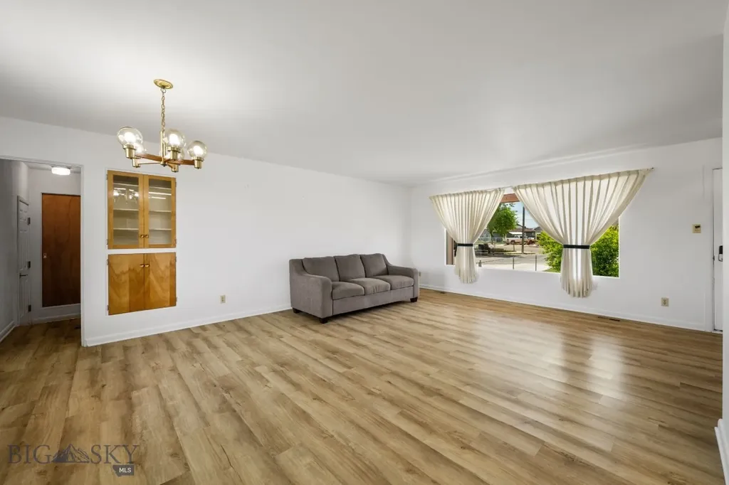 102 Legget Avenue Dillon MT 59725