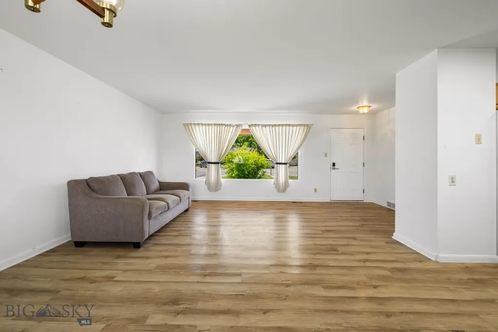 102 Legget Avenue Dillon MT 59725
