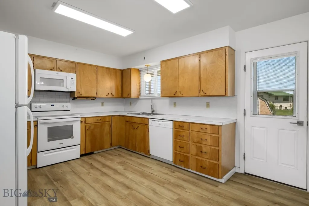 102 Legget Avenue Dillon MT 59725