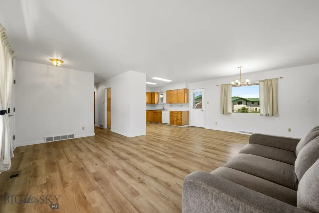 102 Legget Avenue Dillon MT 59725