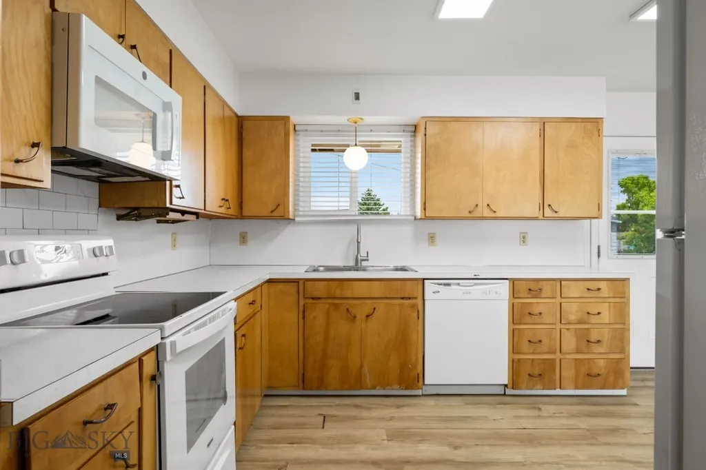 102 Legget Avenue Dillon MT 59725