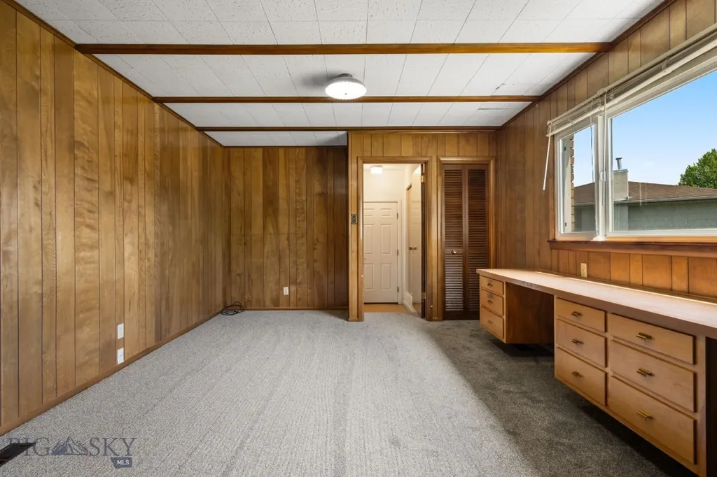 102 Legget Avenue Dillon MT 59725