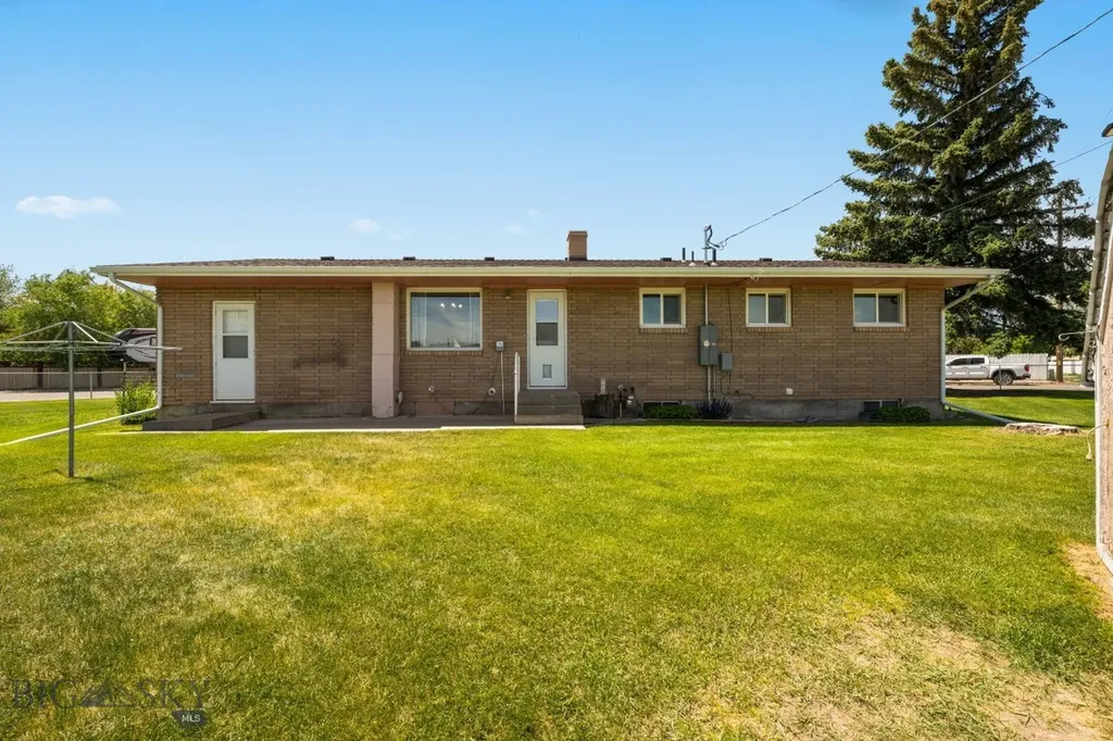 102 Legget Avenue Dillon MT 59725