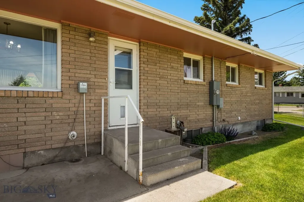 102 Legget Avenue Dillon MT 59725