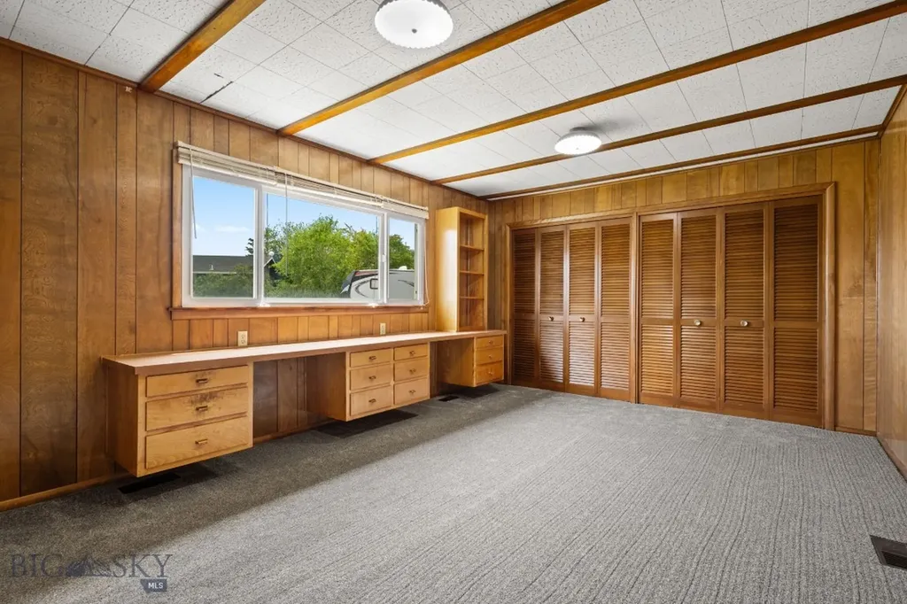 102 Legget Avenue Dillon MT 59725
