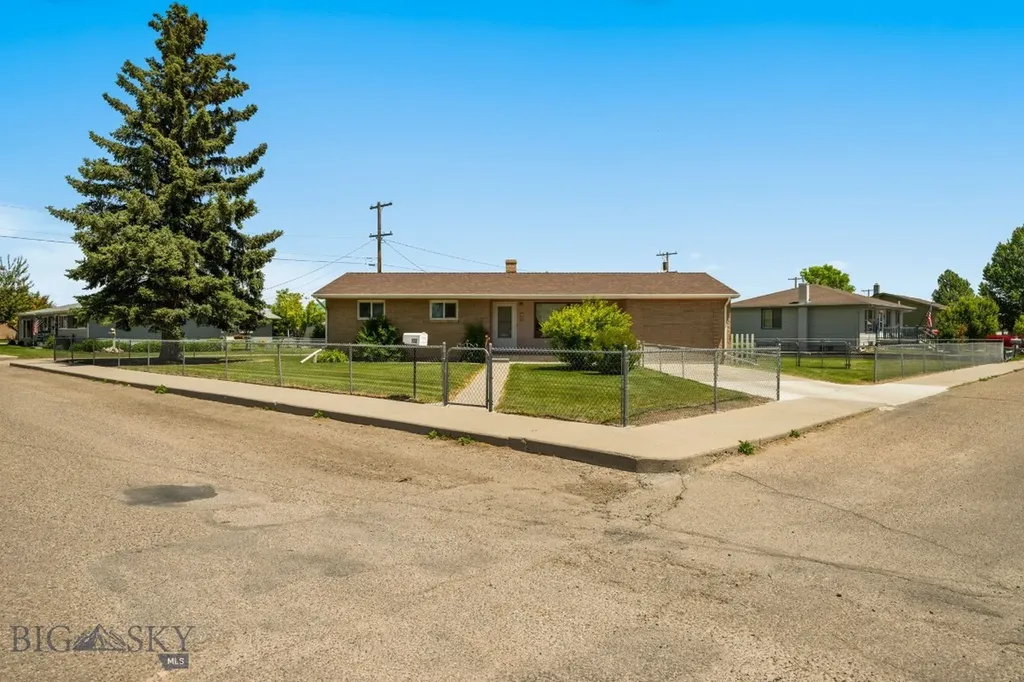 102 Legget Avenue Dillon MT 59725