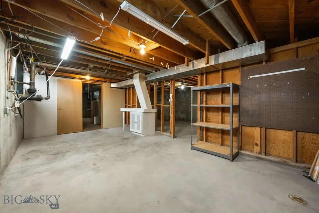 102 Legget Avenue Dillon MT 59725