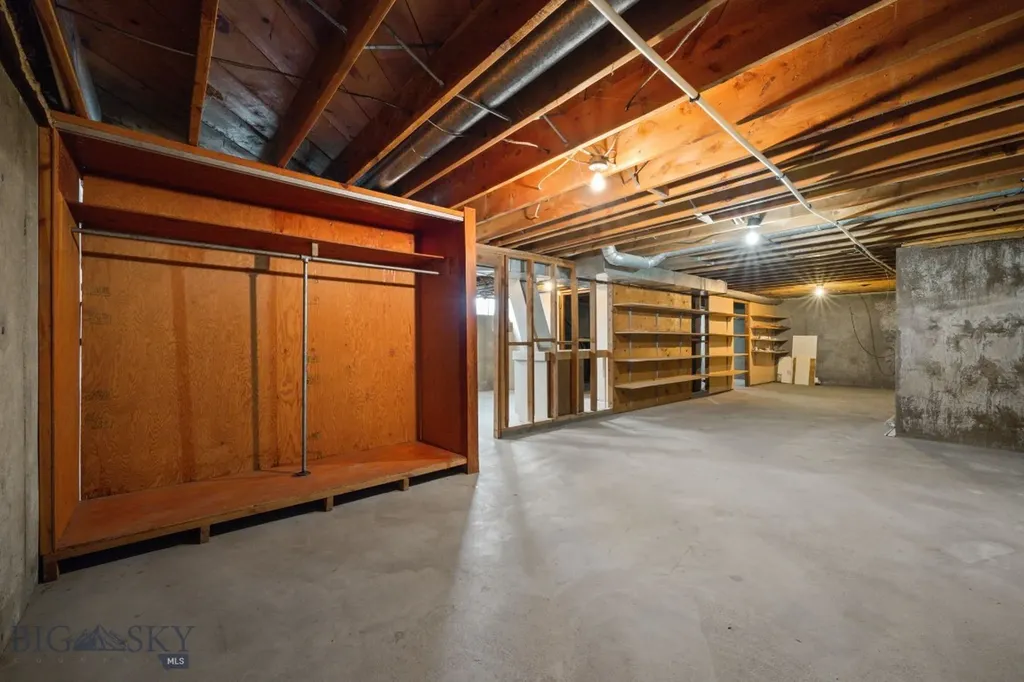 102 Legget Avenue Dillon MT 59725