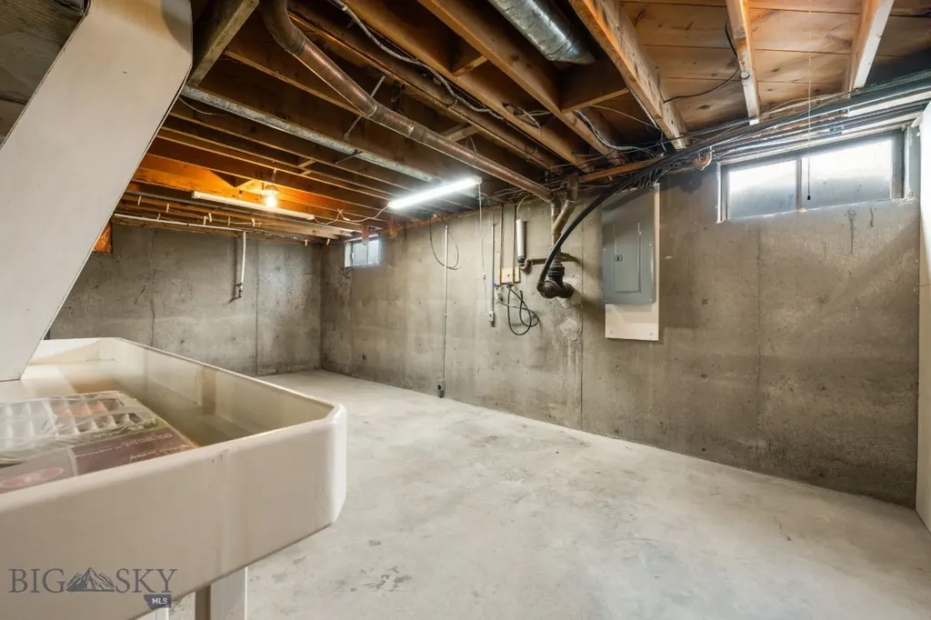 102 Legget Avenue Dillon MT 59725