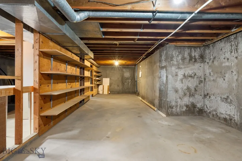 102 Legget Avenue Dillon MT 59725