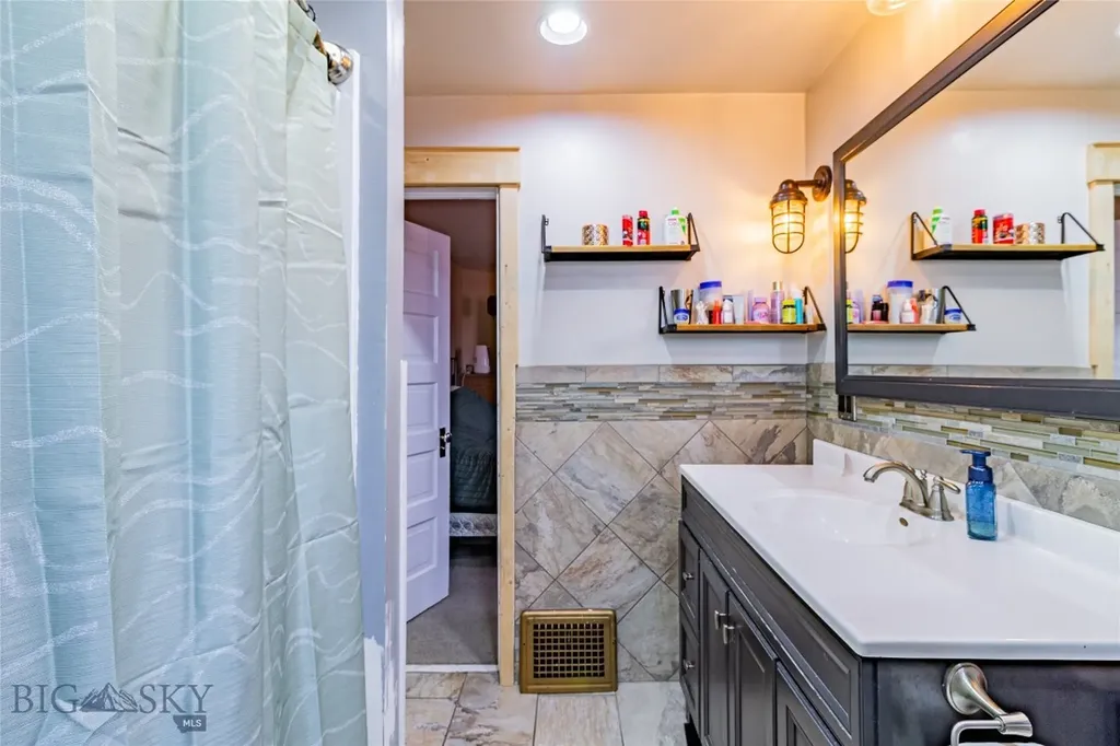 1036 W Diamond Street Butte MT 59701