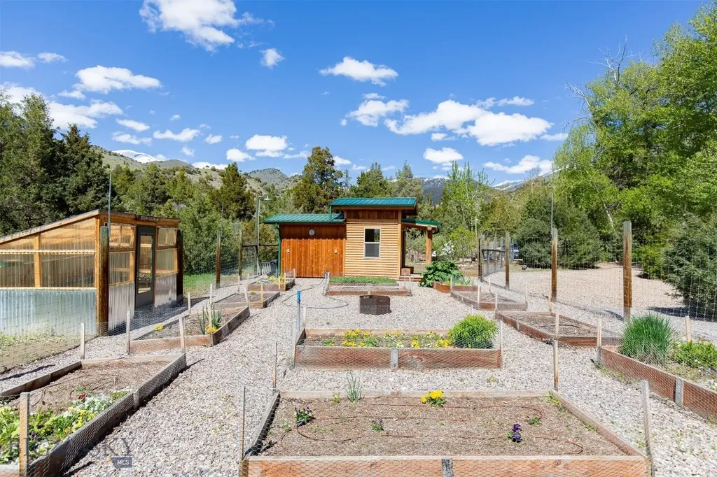 9 Booth Gulch Lane Sheridan MT 59749