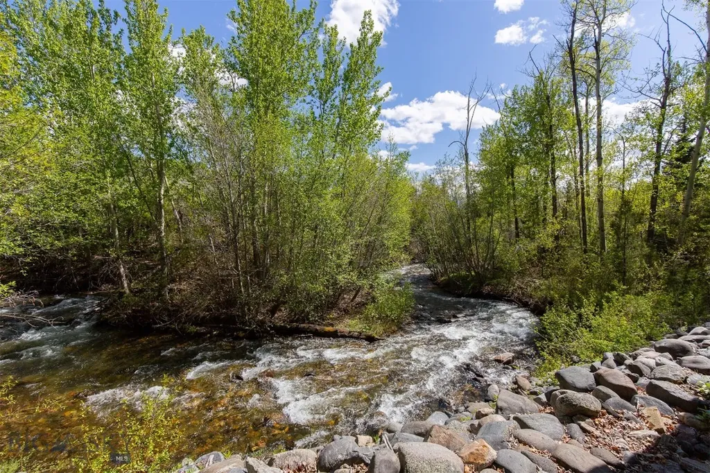 9 Booth Gulch Lane Sheridan MT 59749