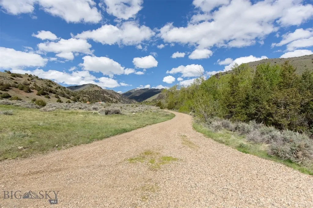 9 Booth Gulch Lane Sheridan MT 59749