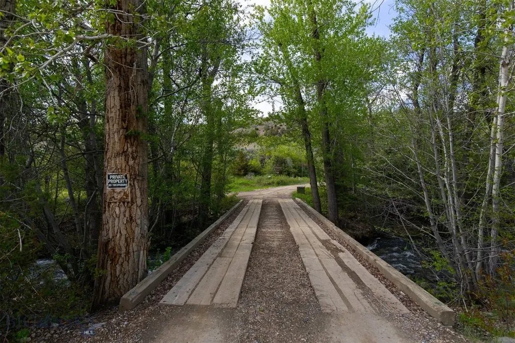 9 Booth Gulch Lane Sheridan MT 59749