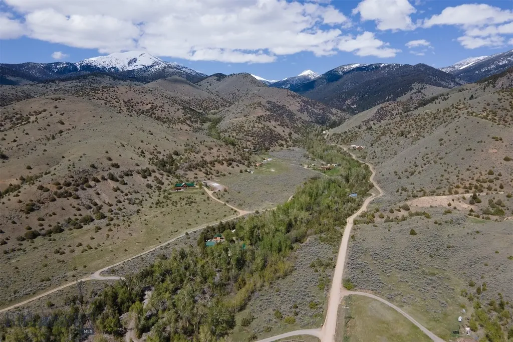 9 Booth Gulch Lane Sheridan MT 59749