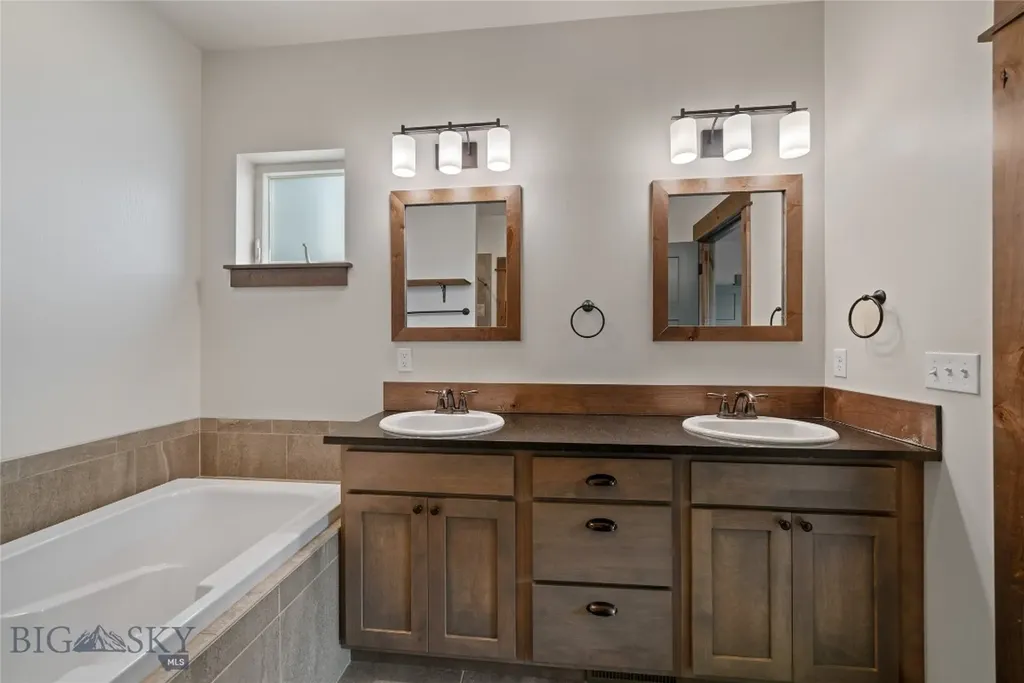 56 E Hyalite Peak Drive Bozeman MT 59718
