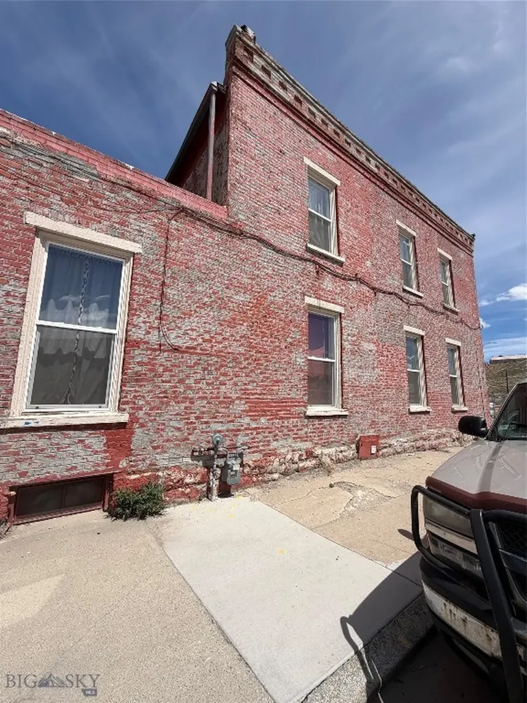 401 N Wyoming Butte MT 59701