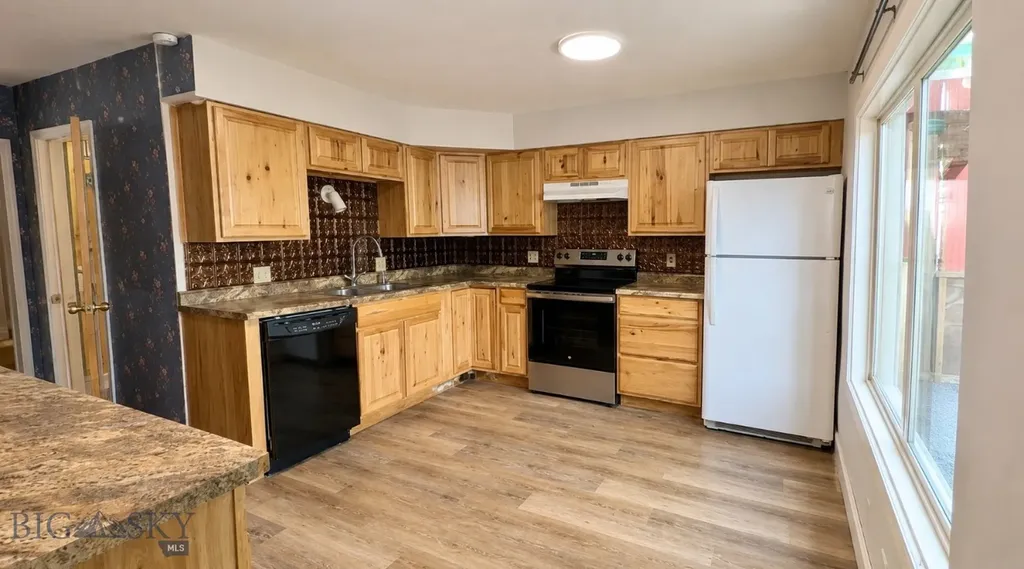 1217 W Silver Butte MT 59701