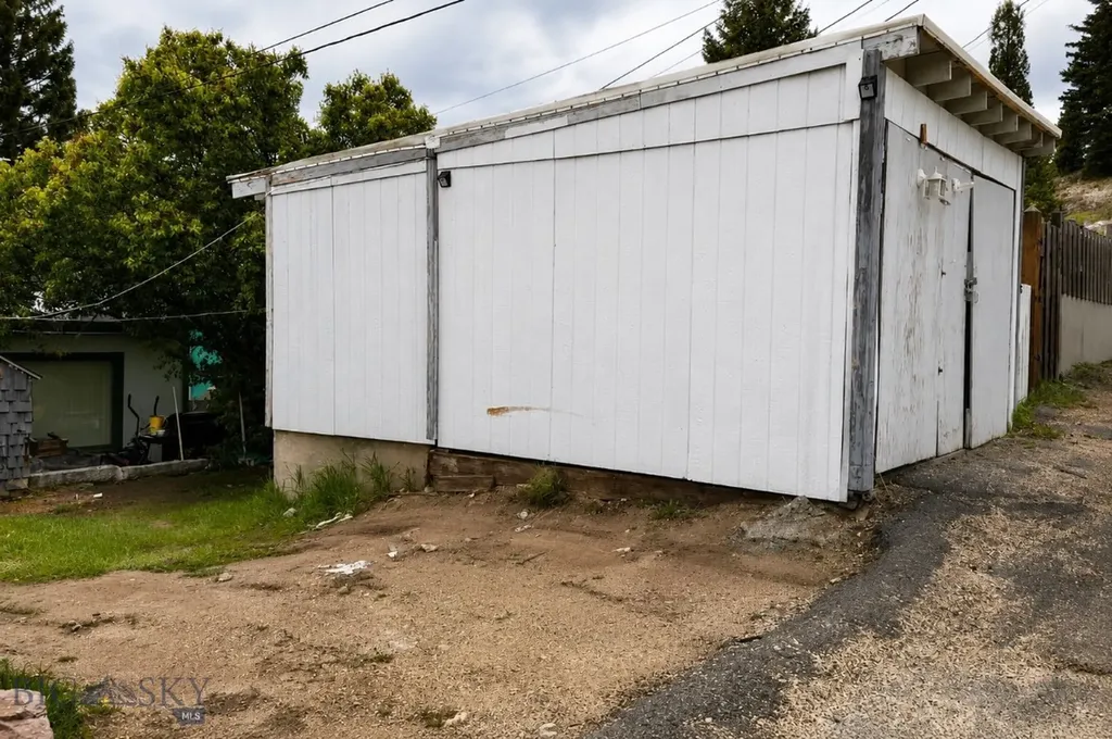 1217 W Silver Butte MT 59701