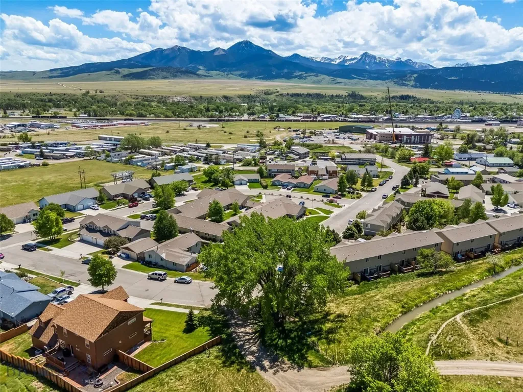 1301 Absaroka Court Livingston MT 59047