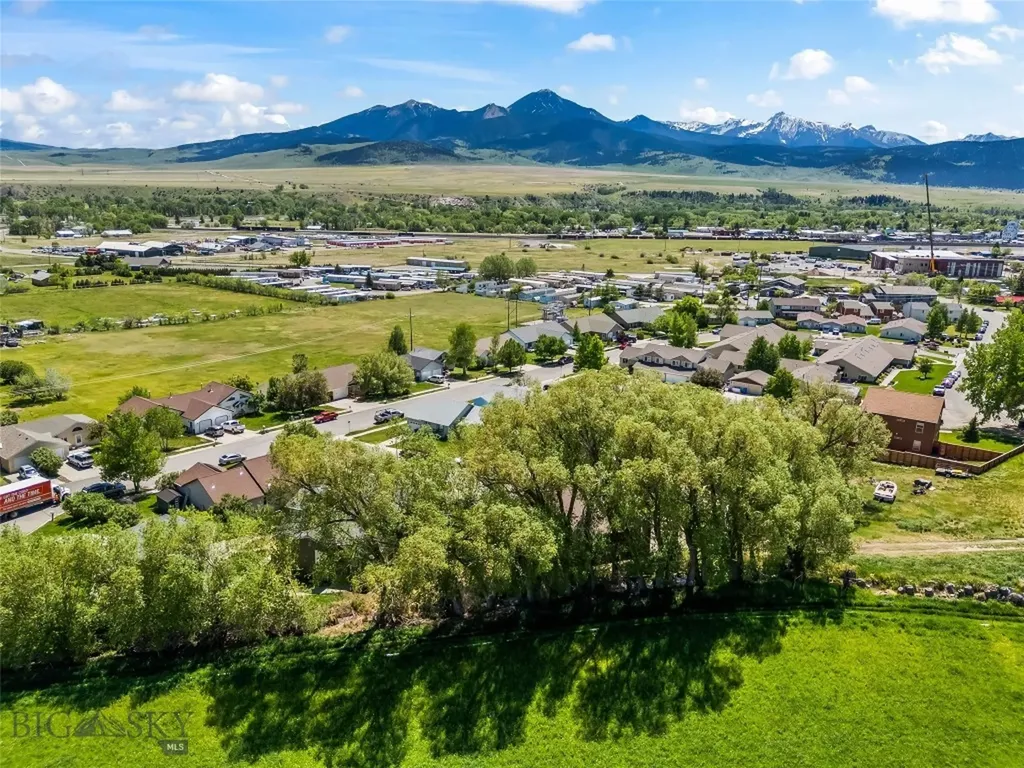 1301 Absaroka Court Livingston MT 59047