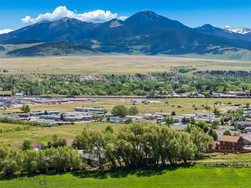 1301 Absaroka Court Livingston MT 59047