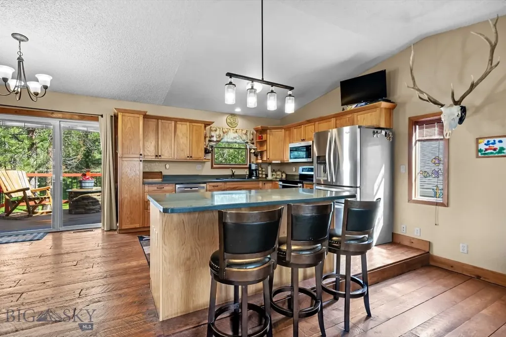 59 Whitetail Lane Clancy MT 59634