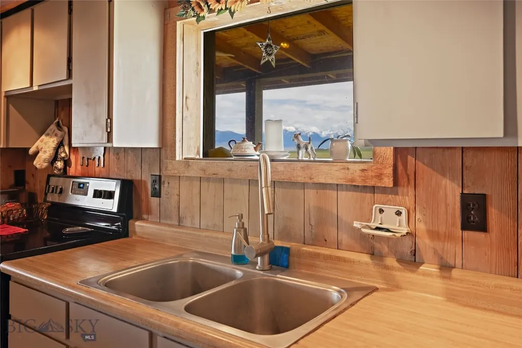 267 Hayfield Loop Trail Ennis MT 59729