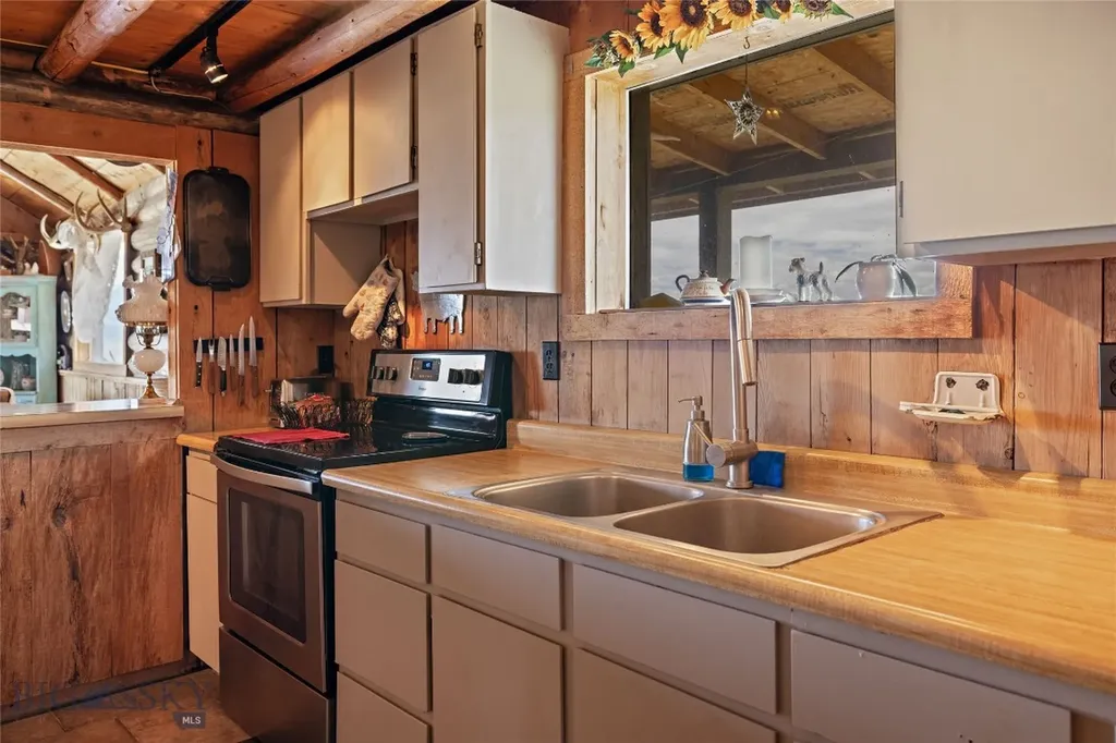 267 Hayfield Loop Trail Ennis MT 59729