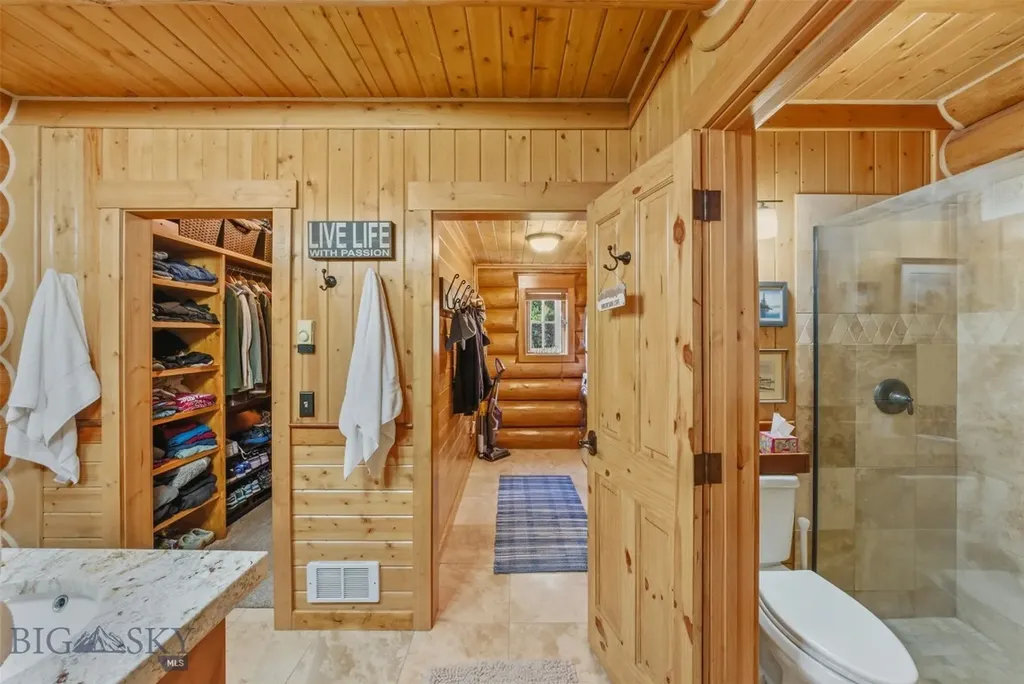 524 Gneiss Court West Yellowstone MT 59758