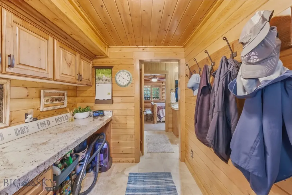 524 Gneiss Court West Yellowstone MT 59758