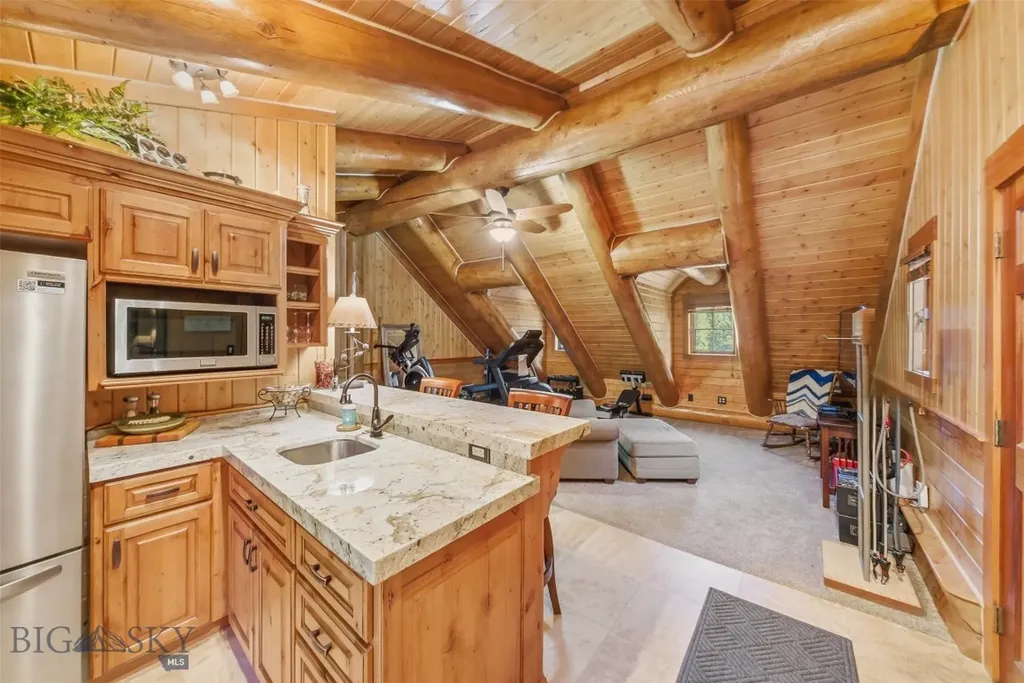 524 Gneiss Court West Yellowstone MT 59758