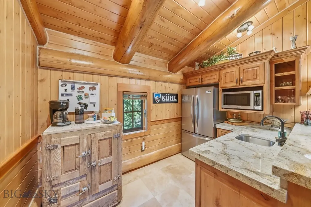 524 Gneiss Court West Yellowstone MT 59758